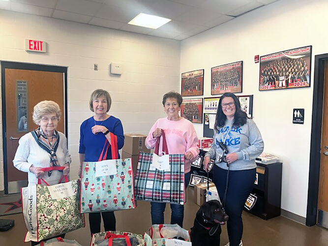 Philoptochos Society donates